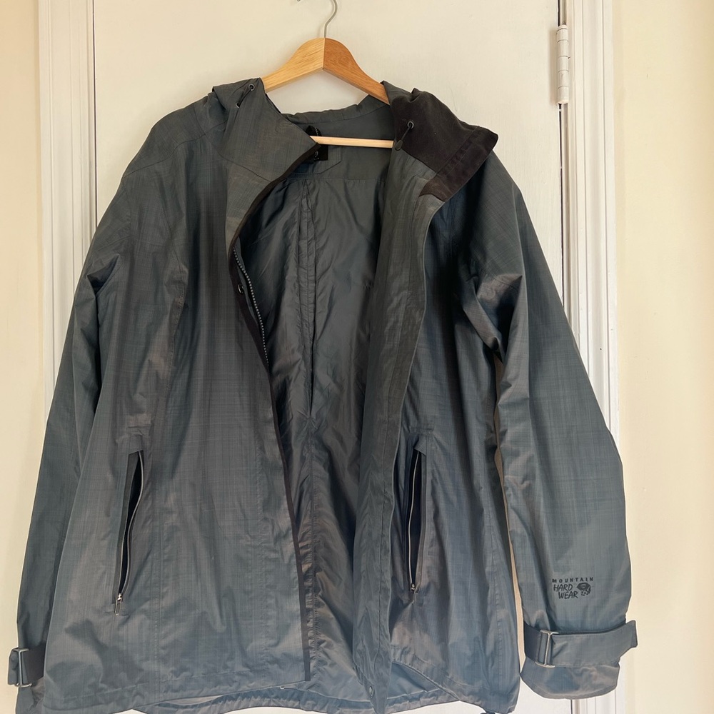 Mountain Hardwear rain jacket. Size xl.